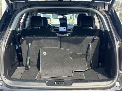 Certified 2022 Ford Explorer XLT w/ Equipment Group 202A image 23