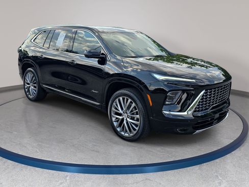 Used 2026 Buick Enclave Avenir w/ Super Cruise Package FWD image 3
