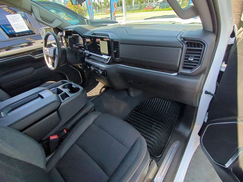 Used 2023 GMC Sierra 1500 Elevation image 28