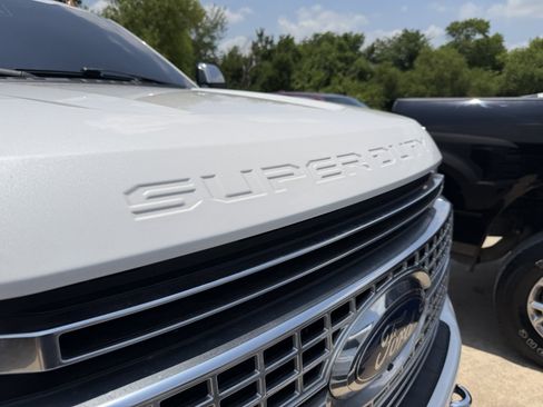 Used 2019 Ford F450 Platinum w/ Platinum Ultimate Package AWD/4WD image 34