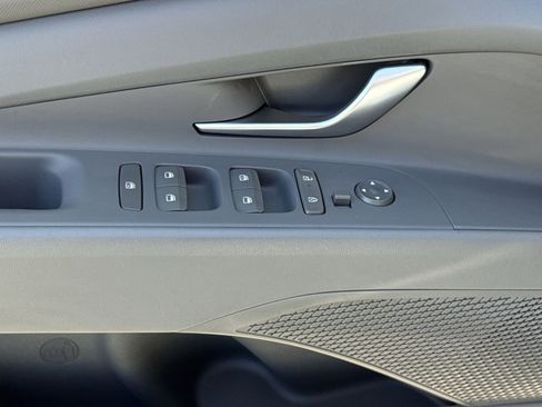 Certified 2025 Hyundai Elantra SEL FWD image 15