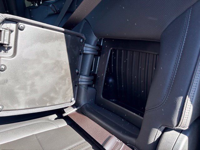 Used 2024 Chevrolet Silverado 2500 High Country w/ High Country Premium Package AWD/4WD image 32