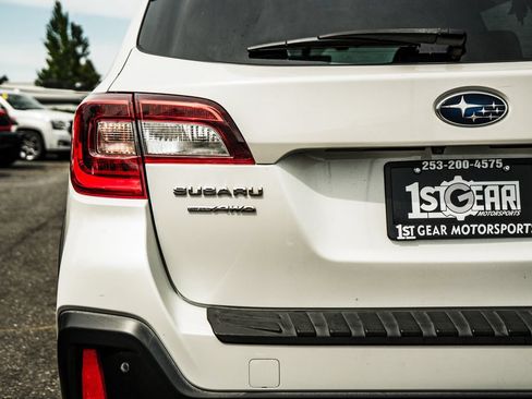 Used 2018 Subaru Outback 3.6R Touring w/ Protection Package #1 AWD/4WD image 10