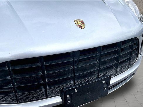 Used 2017 Porsche Macan image 25