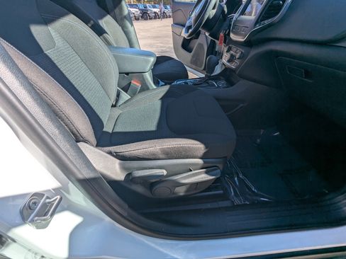 Certified 2021 Jeep Cherokee Latitude image 13