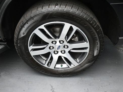 Used 2023 Ford Expedition Limited AWD/4WD image 17