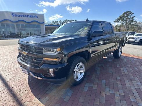 Used 2018 Chevrolet Silverado 1500 LT w/ Texas Edition image 32