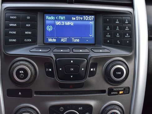 Used 2013 Ford Edge SE image 30