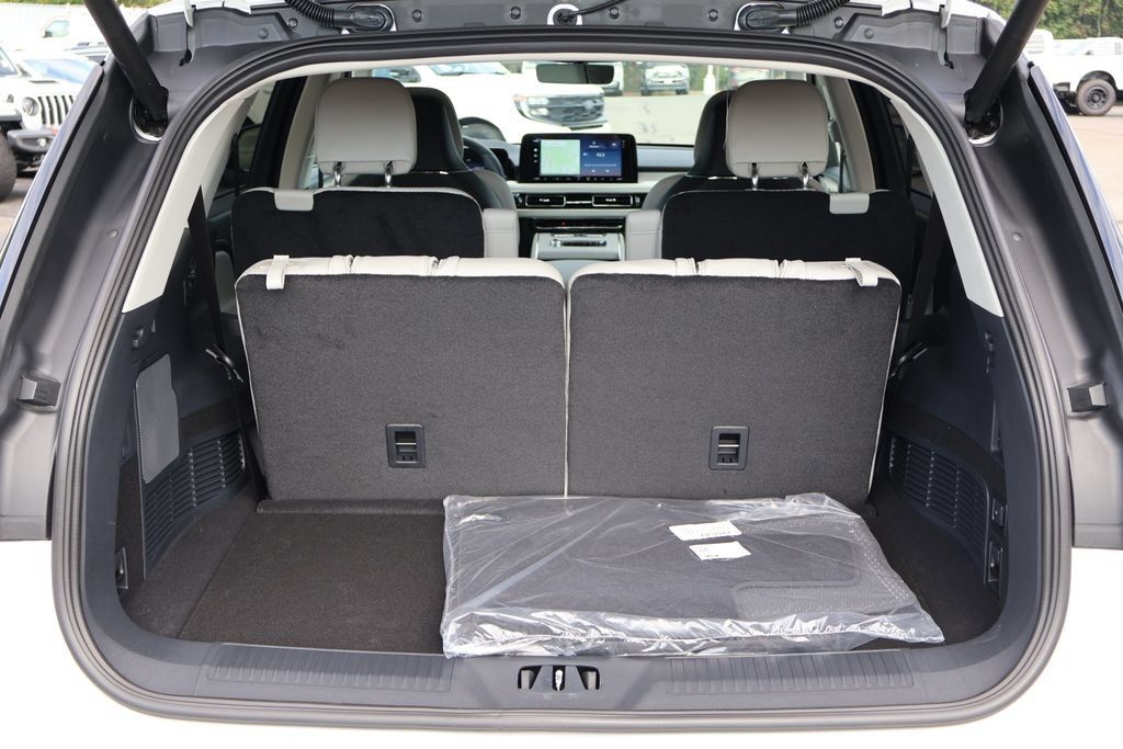 New 2027 Lincoln Aviator Reserve AWD/4WD image 26