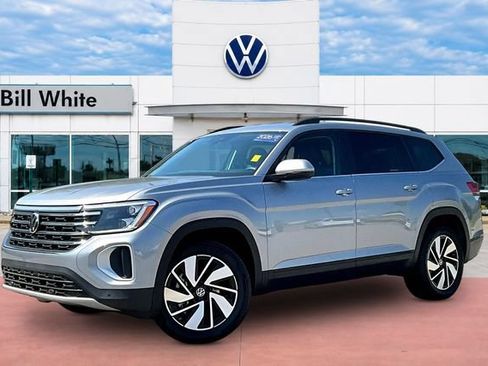 Certified 2026 Volkswagen Atlas SE FWD image 1