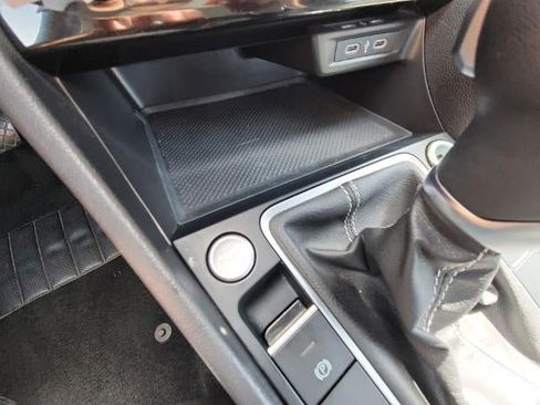 Used 2024 Volkswagen Jetta SE FWD image 16