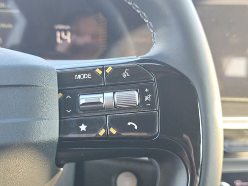 New 2026 Kia Sorento S w/ S Panoramic Sunroof Package FWD image 9