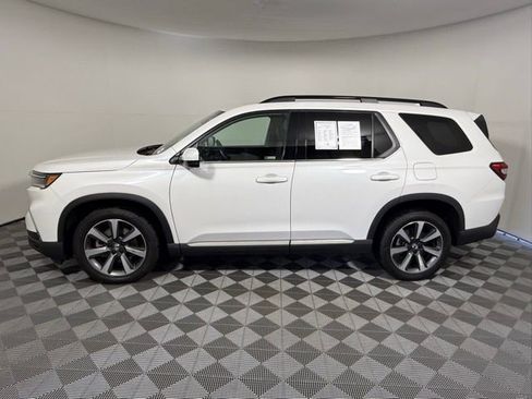 Used 2024 Honda Pilot Elite image 3