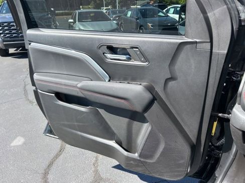 Used 2023 Chevrolet Colorado Z71 w/ Z71 Convenience Package 2 AWD/4WD image 24