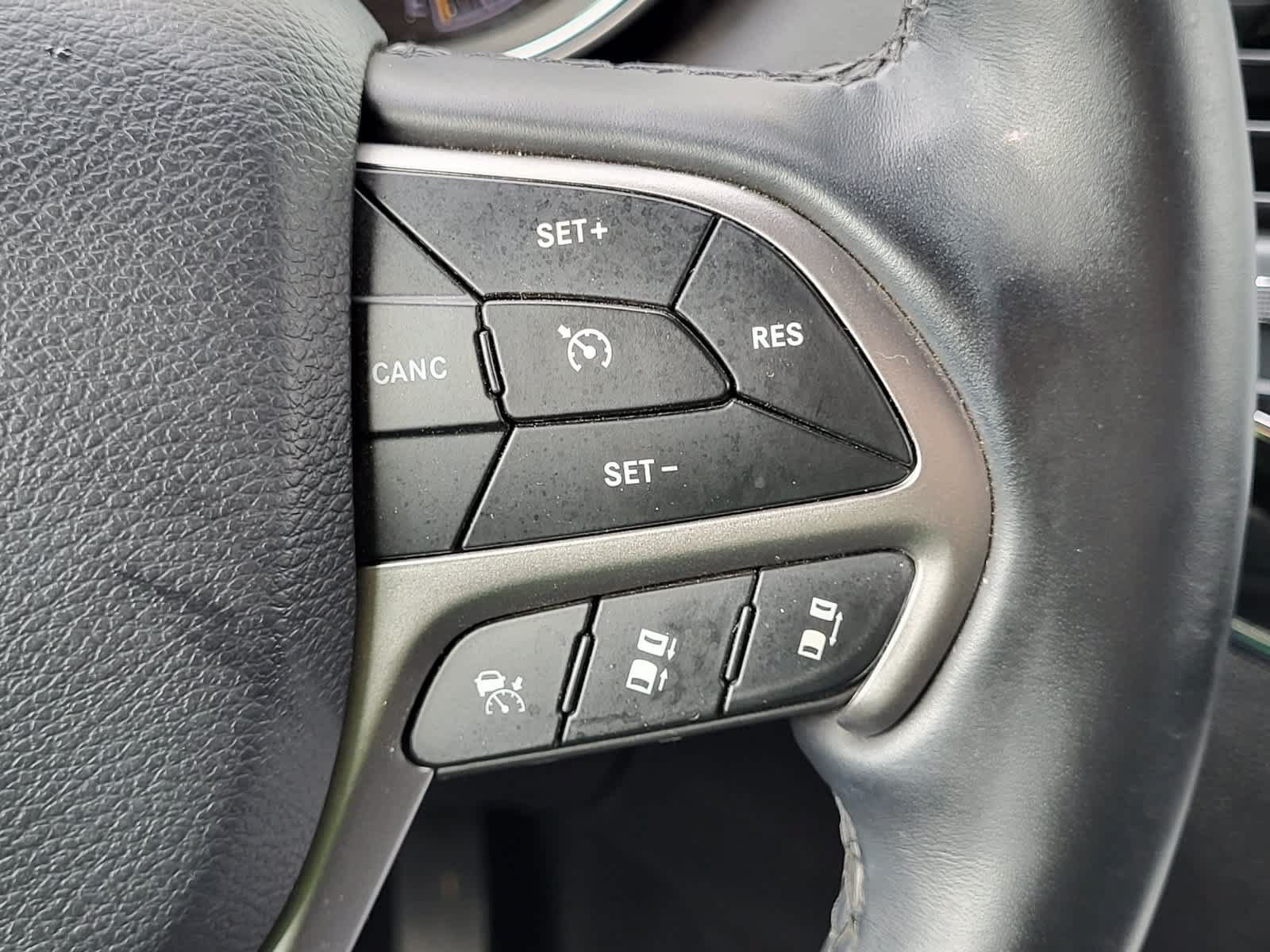 Used 2020 Jeep Grand Cherokee Limited w/ Luxury Group II AWD/4WD image 20