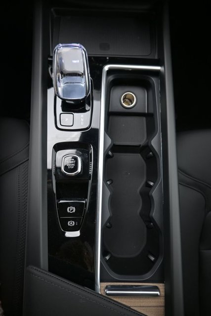 New 2026 Volvo XC60 B5 Core w/ Climate Package AWD/4WD image 12