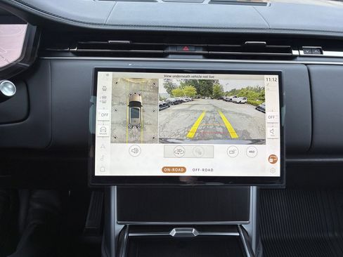 New 2026 Land Rover Range Rover Long Wheelbase SE AWD/4WD image 19