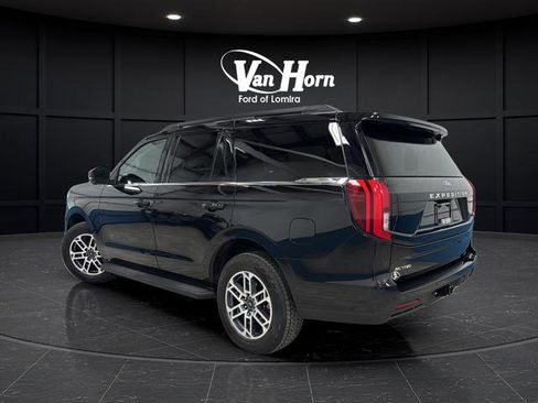 Used 2025 Ford Expedition Active AWD/4WD image 5