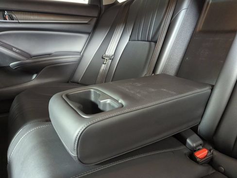 Used 2021 Honda Accord Touring image 31