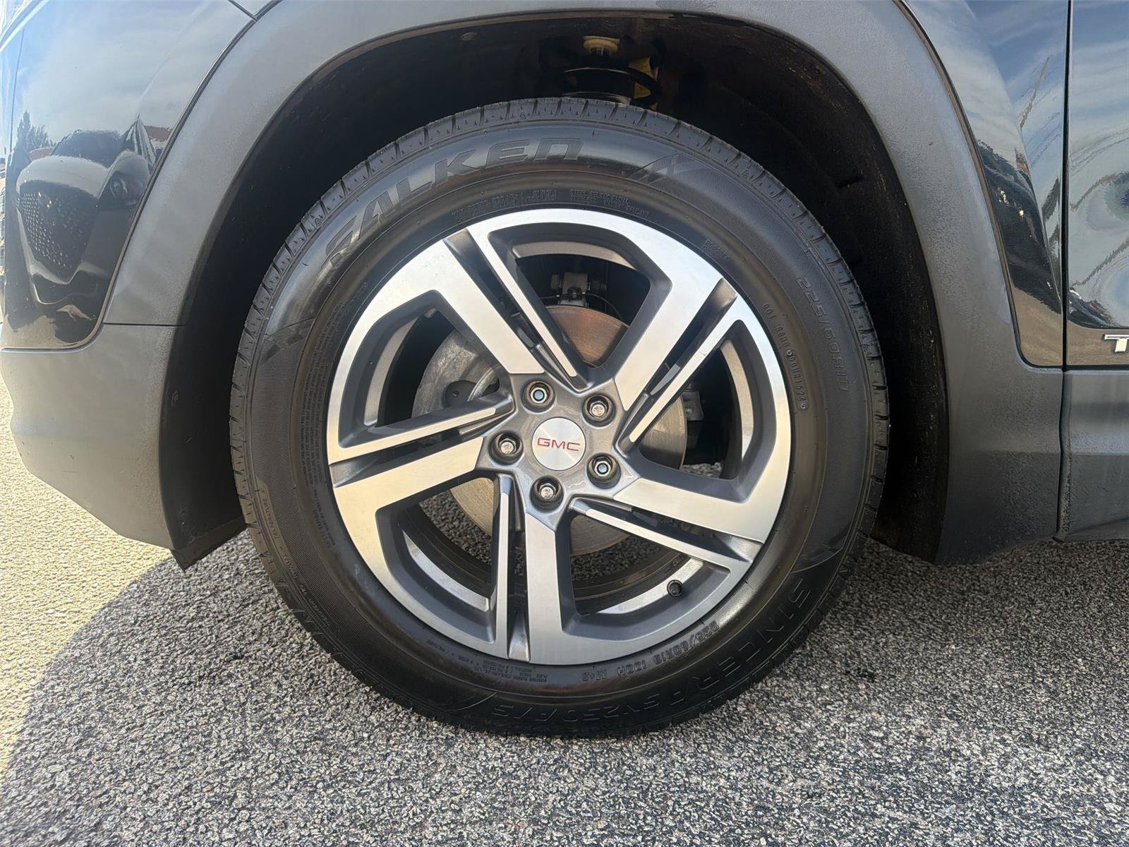 Used 2021 GMC Terrain SLT w/ Infotainment Package II FWD image 9