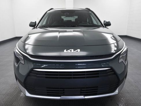 Used 2023 Kia Niro EX w/ EX Cold Weather Package image 2