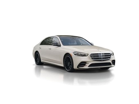 Used 2023 Mercedes-Benz S 580e 4MATIC Sedan image 2