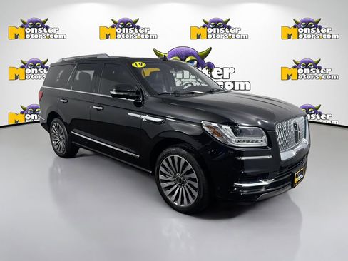 Used 2019 Lincoln Navigator Reserve AWD/4WD image 3