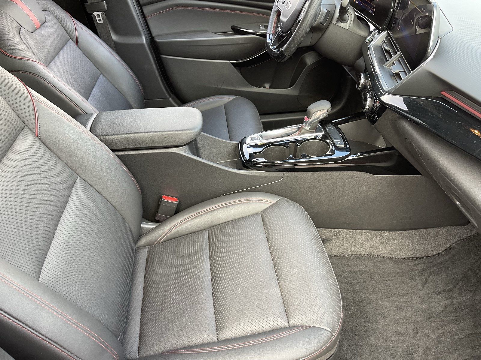 Used 2024 Chevrolet Trax RS w/ Driver Confidence Package FWD image 12