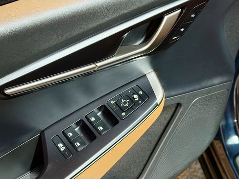 Used 2025 Kia EV6 Wind image 15