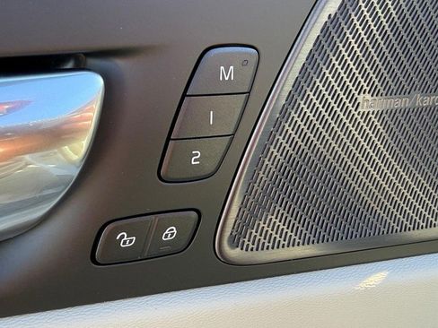 New 2026 Volvo XC60 T8 Ultra w/ Climate Package image 10