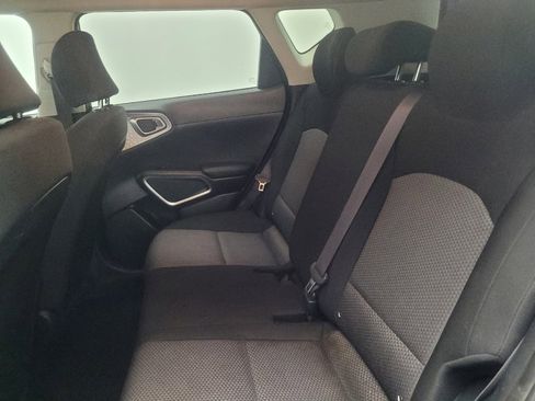 Used 2021 Kia Soul LX FWD image 18