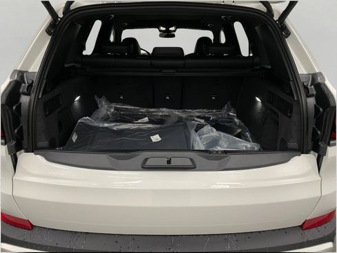 New 2026 BMW X5 xDrive50e w/ Executive Package image 5