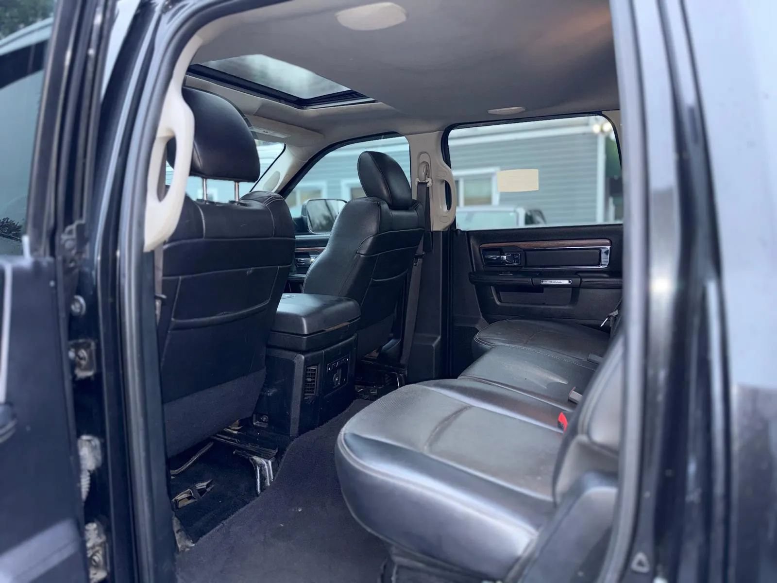 Used 2016 RAM 2500 Laramie w/ Convenience Group AWD/4WD image 13