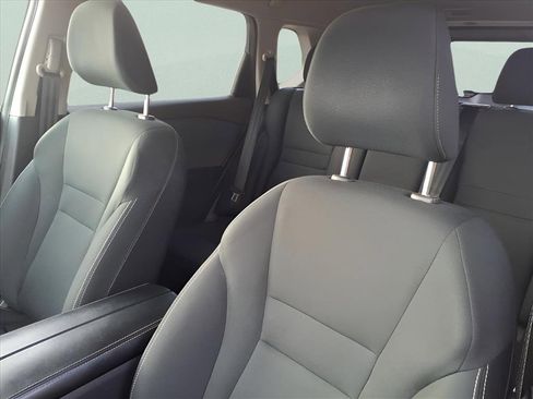 Used 2023 Nissan Rogue S image 14