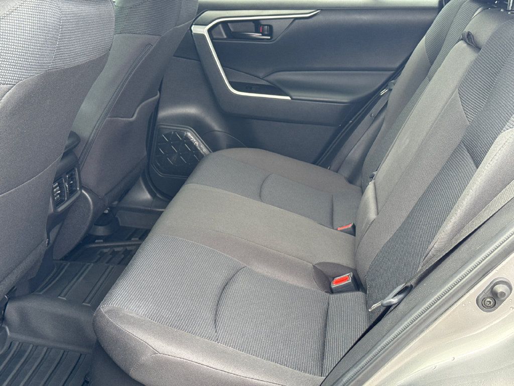 Used 2024 Toyota RAV4 LE AWD/4WD image 22