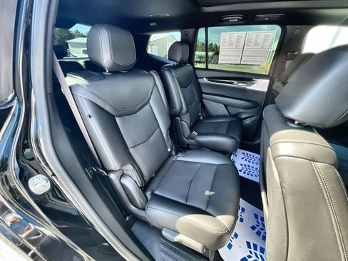 Used 2025 Cadillac XT6 Premium Luxury image 28