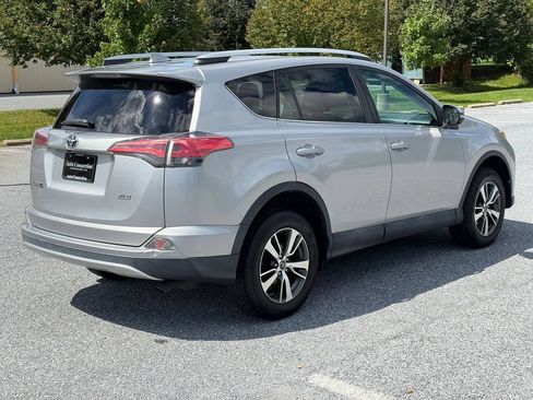 Used 2016 Toyota RAV4 XLE FWD image 8