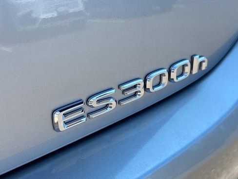 New 2025 Lexus ES 300h F Sport image 10