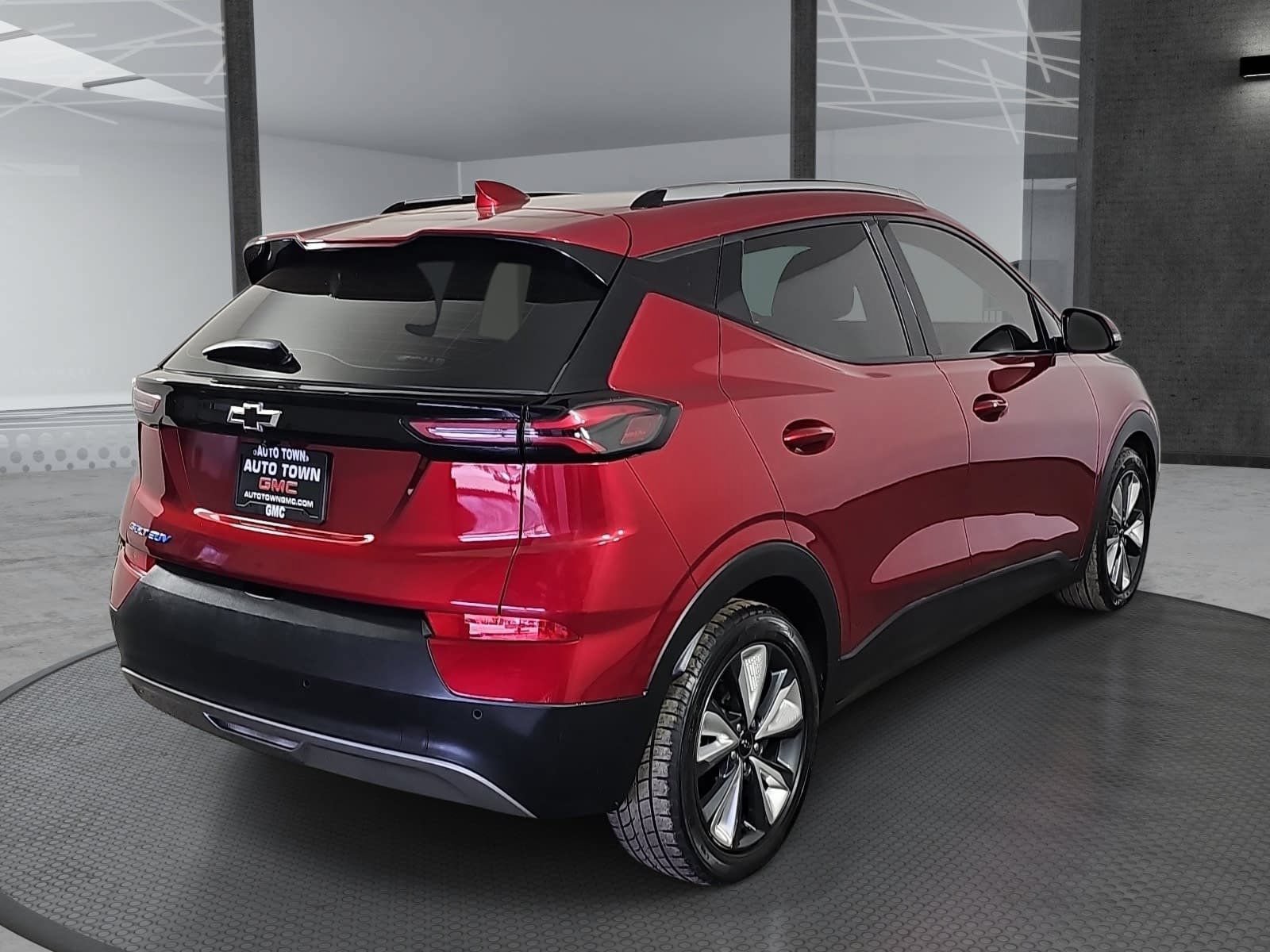 Used 2023 Chevrolet Bolt EUV LT w/ Convenience Package FWD image 5