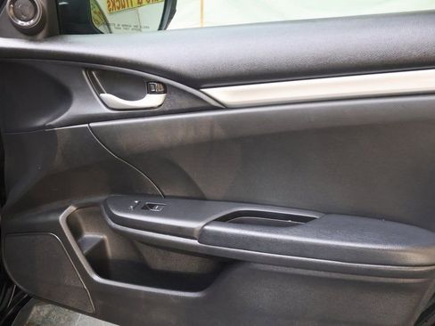 Used 2019 Honda Civic Sport image 11