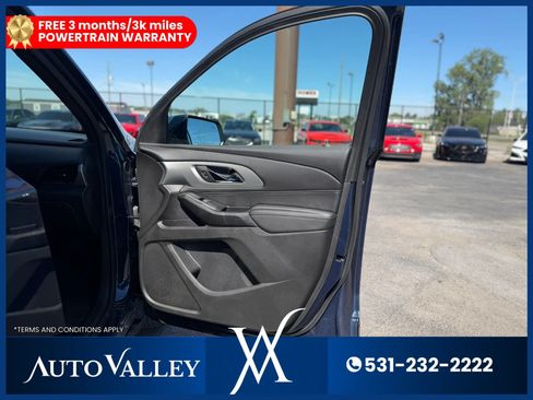 Used 2023 Chevrolet Traverse LT AWD/4WD image 19