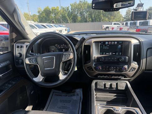 Used 2018 GMC Sierra 2500 Denali w/ Duramax Plus Package AWD/4WD image 21
