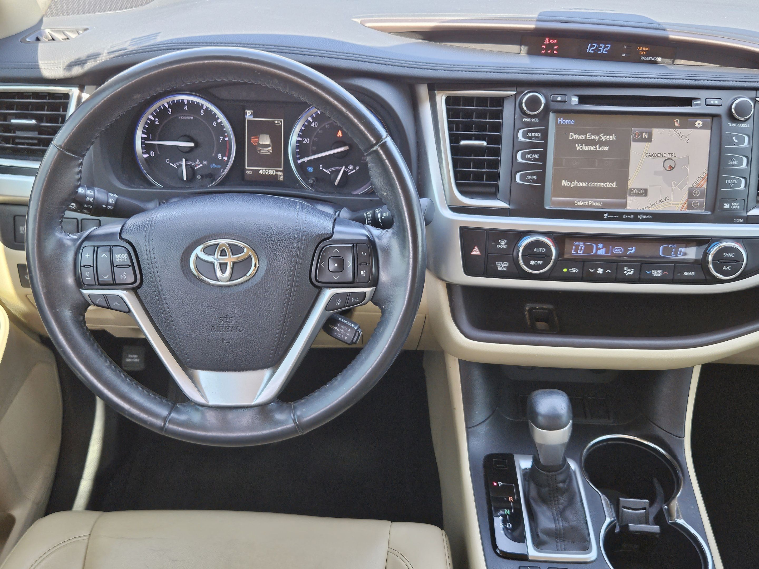 Used 2019 Toyota Highlander XLE FWD image 18