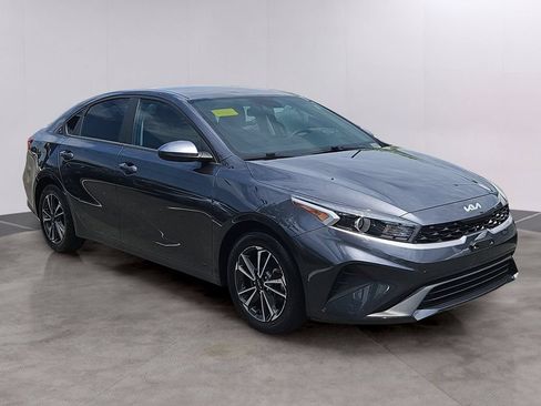 Certified 2023 Kia Forte LXS FWD image 3