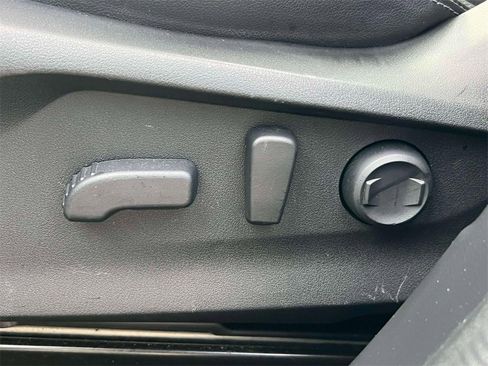 Used 2022 Subaru Forester Touring image 18