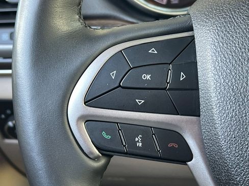 Used 2018 Jeep Grand Cherokee Limited w/ Luxury Group II AWD/4WD image 33