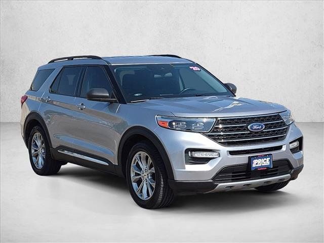 Used 2020 Ford Explorer XLT w/ Equipment Group 202A RWD image 3