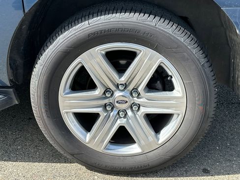 Used 2018 Ford Expedition Max XLT image 17