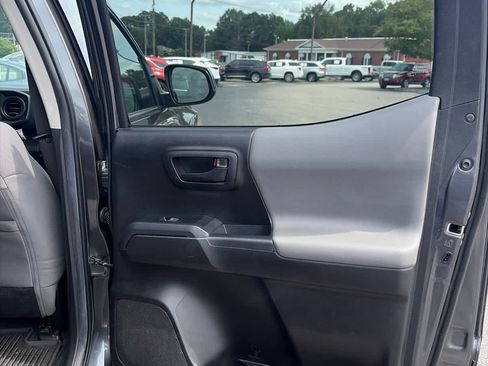 Used 2023 Toyota Tacoma SR AWD/4WD image 19