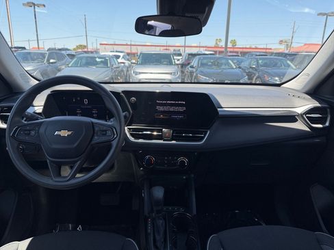 Used 2025 Chevrolet TrailBlazer LT FWD image 31